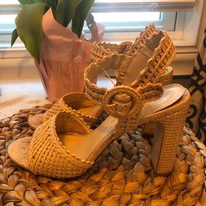 Jessica Simpson Beige Wicker style Heel